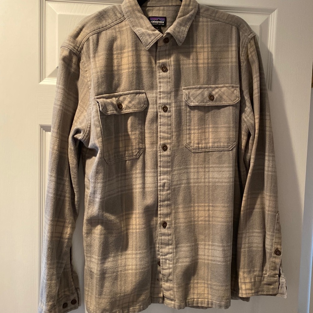 Patagonia men’s large flannel